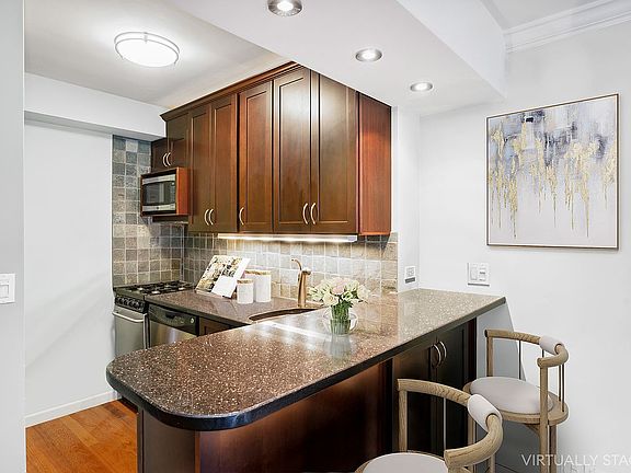 3rd image of 333 E 66th St APT 5J