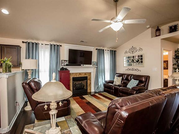 3rd image of 2536 Milsom Ln
