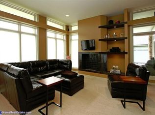 320 Bushclover Rd, Lincoln, NE 68521