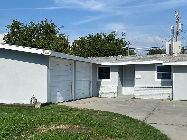 4388 N Millbrook Ave — Photo 1