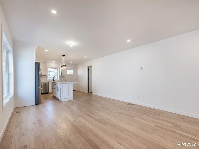330 Pleasantview Ave #1 — Photo 4