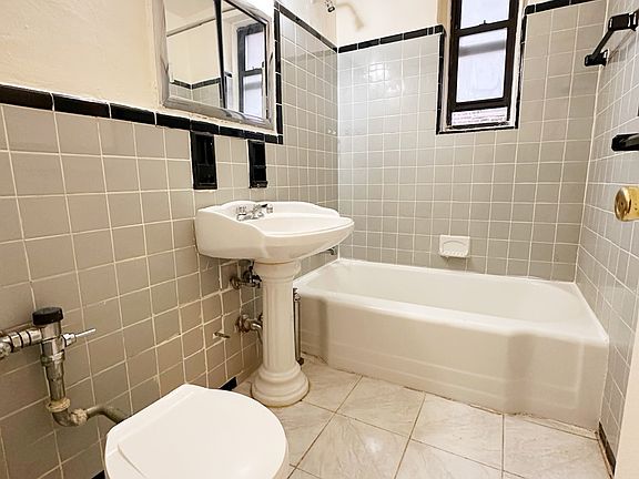 3rd image of 570 Ocean Ave APT 3B