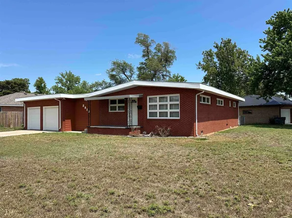2910 Quivira Ave, Great Bend, KS 67530