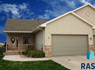 7603 S Peregrine Pl, Sioux Falls, SD 57108