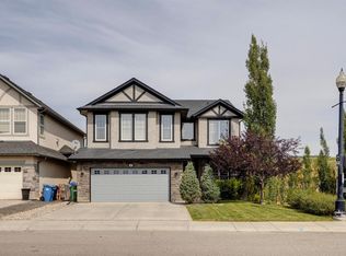 461 S Discovery Ridge Blvd SW, Calgary, AB T3H5X6