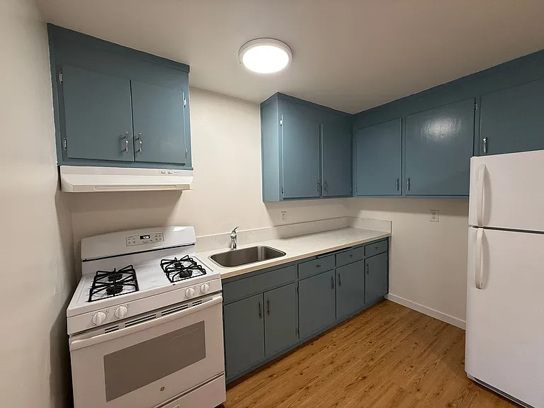 1528 Woolsey St #C — Photo 9