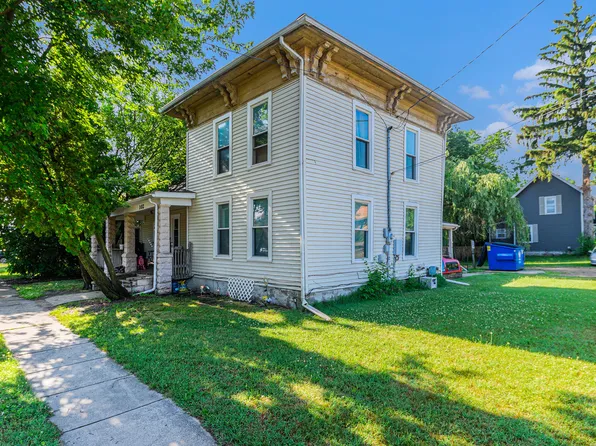102 E Paw St #4, Paw Paw, MI 49079