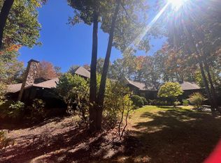 1333 Lake Dr, Daniels, WV 25832