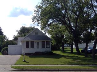 1440 4th St SW, Minot, ND 58701