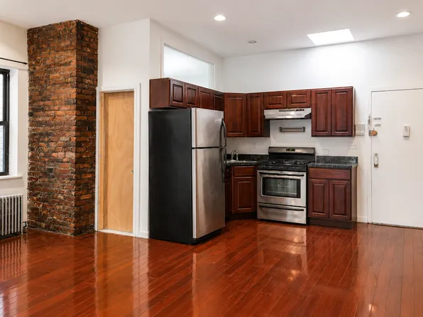 115 Carlton Avenue image 1 of 4