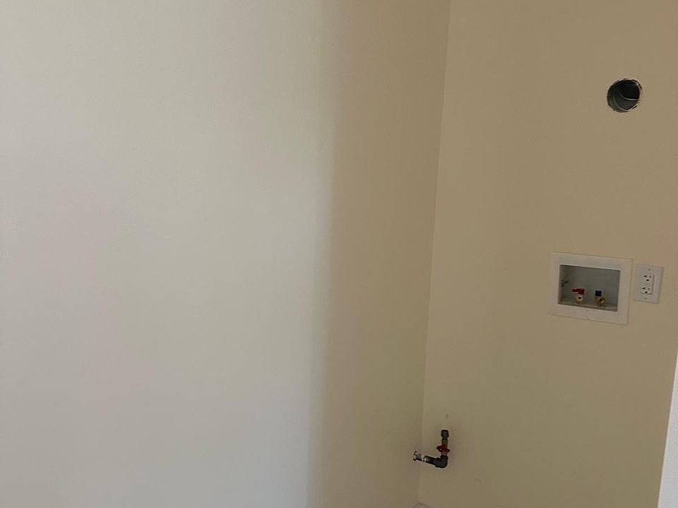 1st image of 119 Maple Ave #1