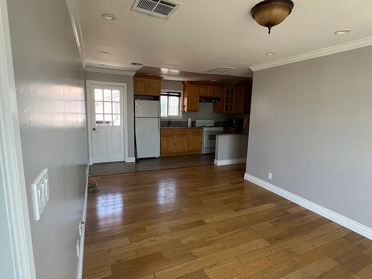 4412 Russell Ave — Photo 14