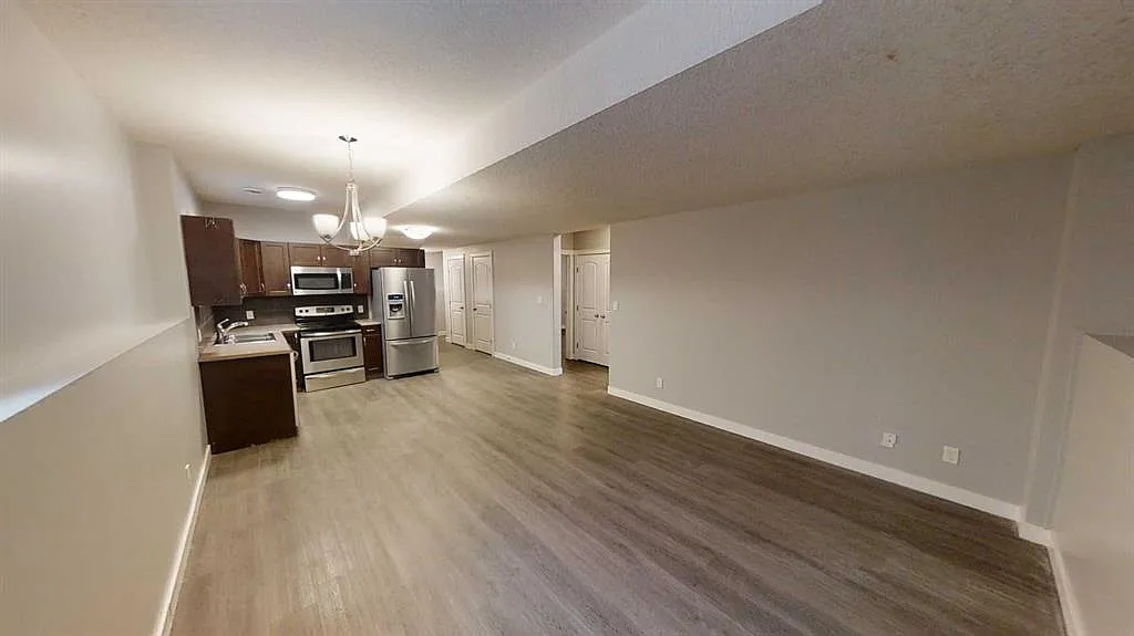 2 bed, 1.0 bath, 959 sqft, $1,600 — Photo 4