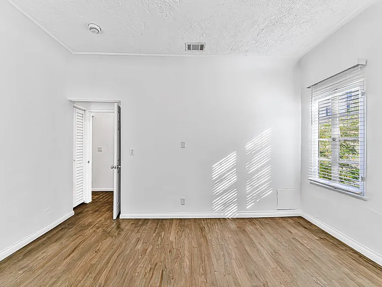 1503 S. Shenandoah St. — Photo 22