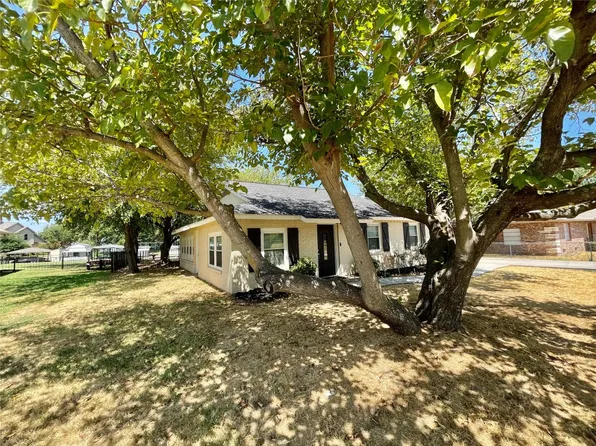 1712 Richard Ct, Granbury, TX 76049
