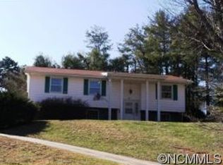 8 Fernbrook Pl, Asheville, NC 28804
