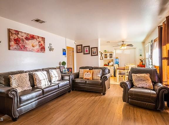 3rd image of 337 Los Serenos Dr