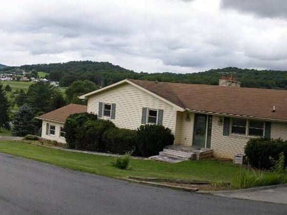 1st image of 111 Circle Dr