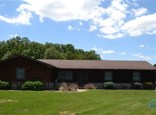 3805 Birdsong Ln, Swanton, OH 43558