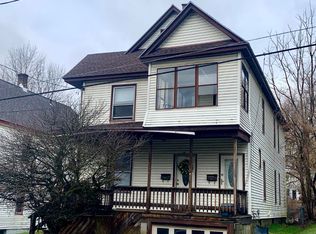 38 Slater St, Amsterdam, NY 12010
