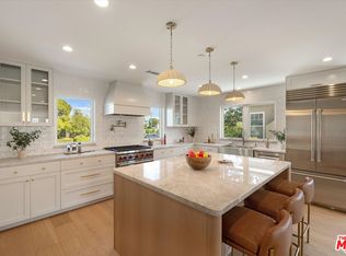 8127 Vicksburg Ave, Los Angeles, CA 90045