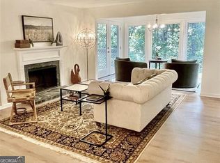 1407 Vicksburg Pl, Sandy Springs, GA