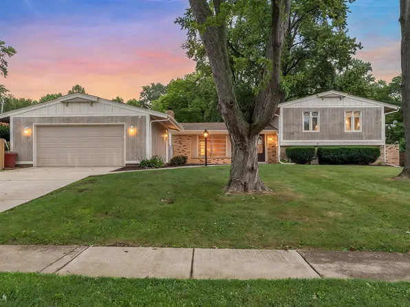 5106 Highcrest Rd, Rockford, IL 61107