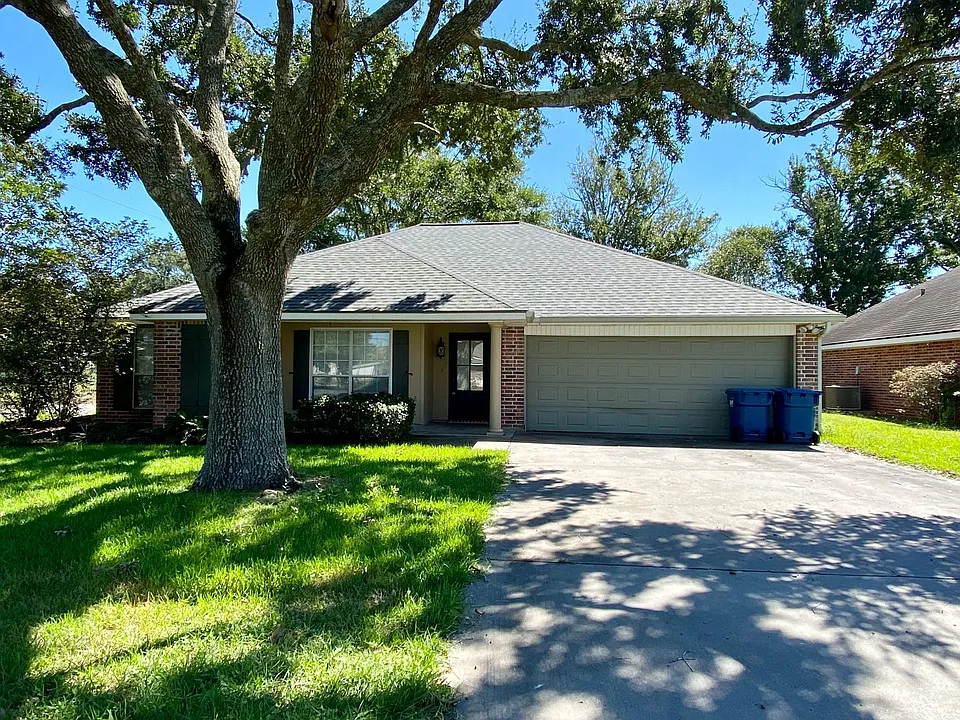 218 Belle Plaine Ave