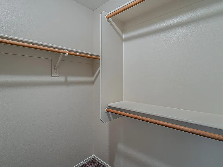 718 W Baylor Ln — Photo 33