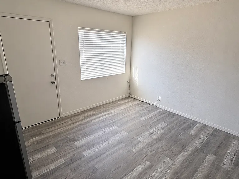Room Photo #3