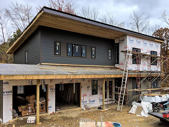 2nd image of 1656 Sturbridge Dr