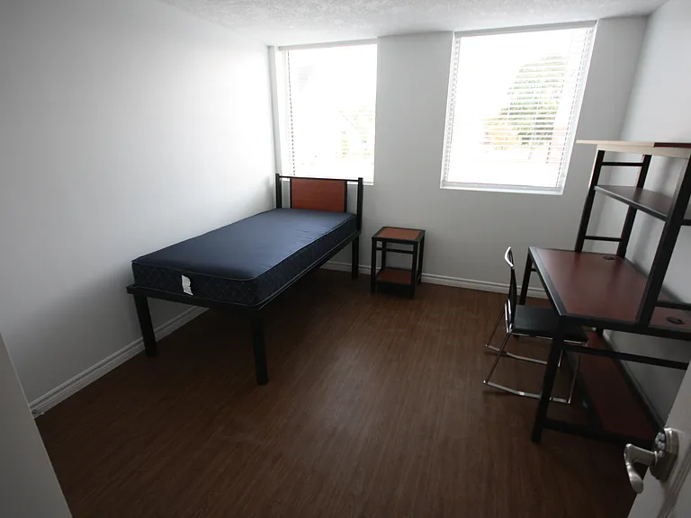 1100 Main St W #202-4 — Photo 8