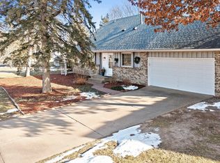 2601 Hidden Valley Ln, Stillwater, MN 55082