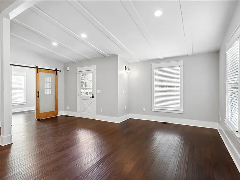 3258 Highland Dr SE — Photo 10