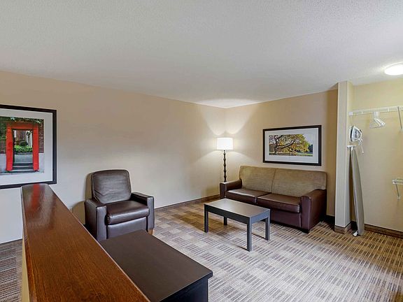 1 Bedroom Suite - 1 King Bed