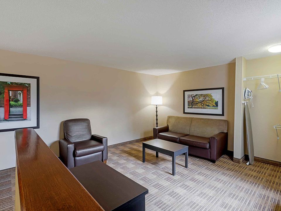 1 Bedroom Suite - 1 King Bed
