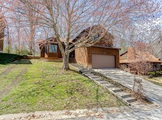 221 Clearwater Dr, Belleville, IL