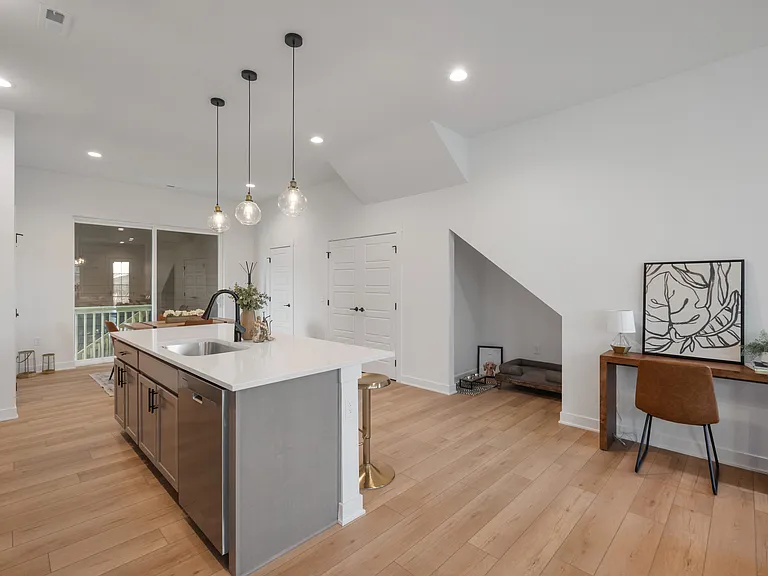 1109 SW 11th St — Photo 15
