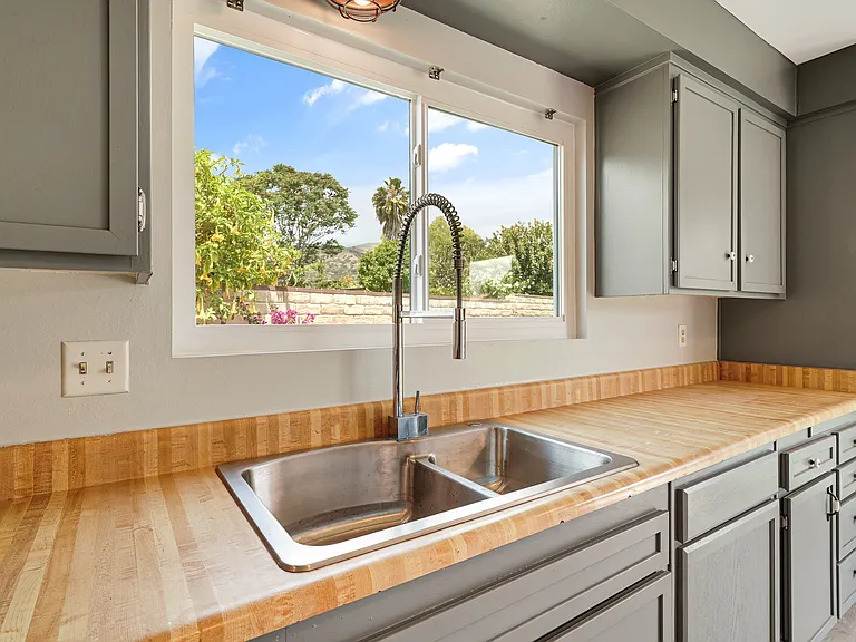 626 Manzanita Dr — Photo 10