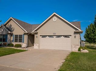 3201 Majestic Dr, Muscatine, IA 52761