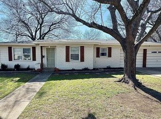 112 Savannah St, Waxahachie, TX 75165