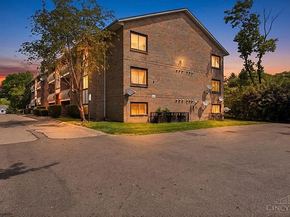 2nd image of 2435 Montana Ave Unit 11