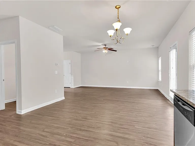 4488 Ravenwood Dr — Photo 13