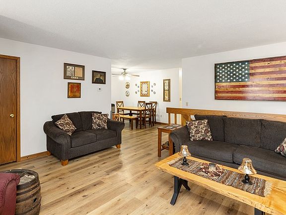 4th image of 910 Farmer Avenue