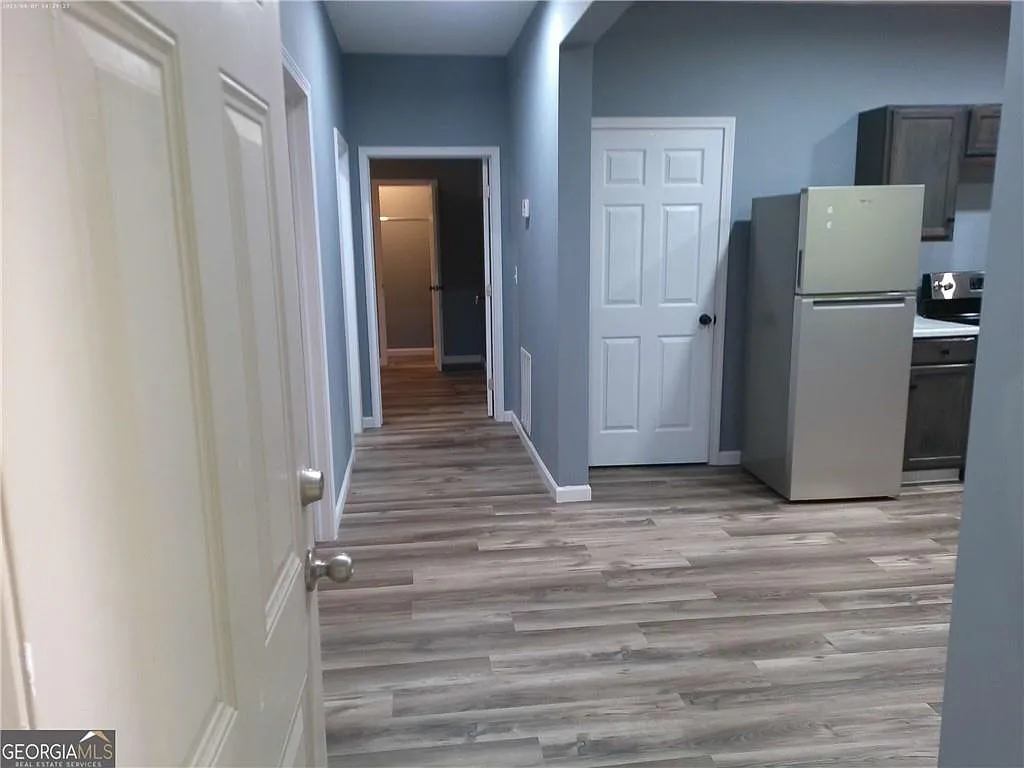 2 bed, 1.0 bath, $1,650 — Photo 2