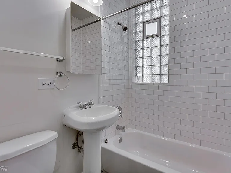 2525 N Wayne Ave #1 — Photo 8