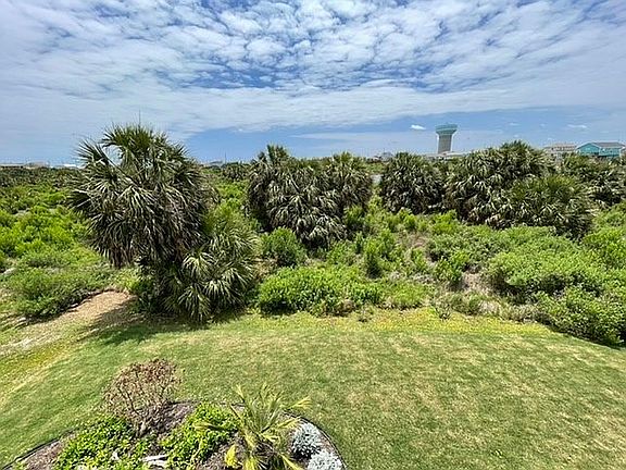 2nd image of 22407 Isle View Dr