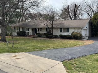 8724 Aberdeen St, Leawood, KS 66206