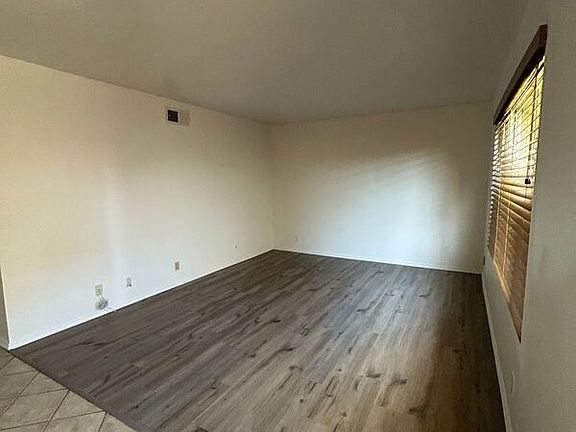 5th image of 10546 Kerrigan Ct