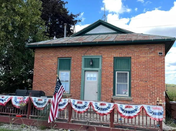 9507 E Carson City Rd, Carson City, MI 48811